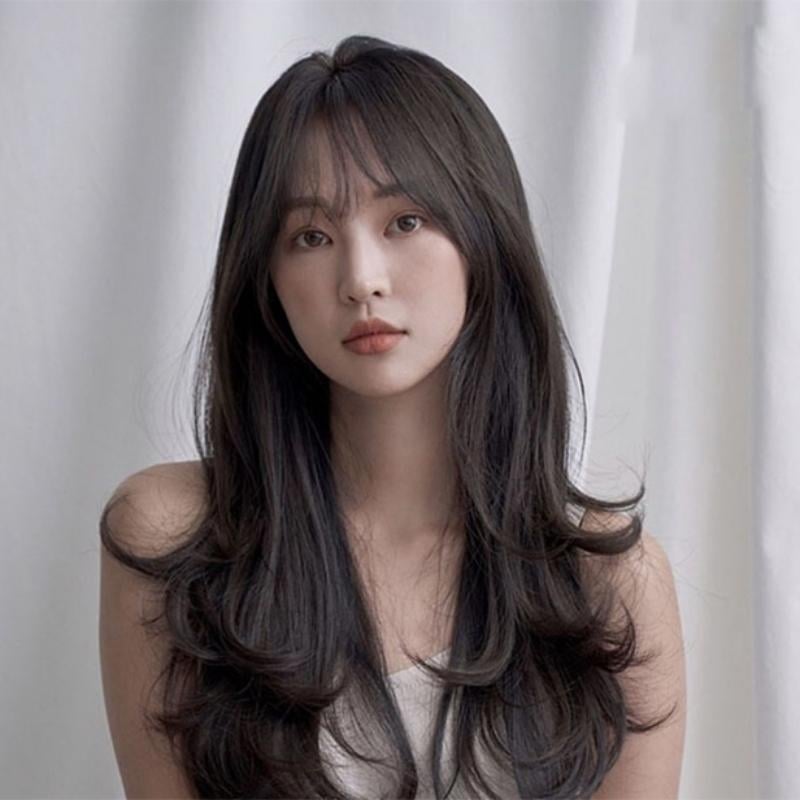  Vitamin B7 cũng điều hòa sản xuất bã nhờn trên da đầu, giúp da đầu giữ độ ẩm tự nhiên.
