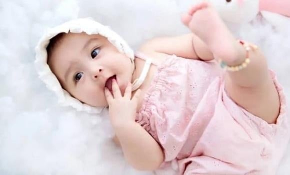  Một cái tên không rõ ràng về giới tính có thể gây nhầm lẫn và khiến trẻ dễ bị trêu chọc.