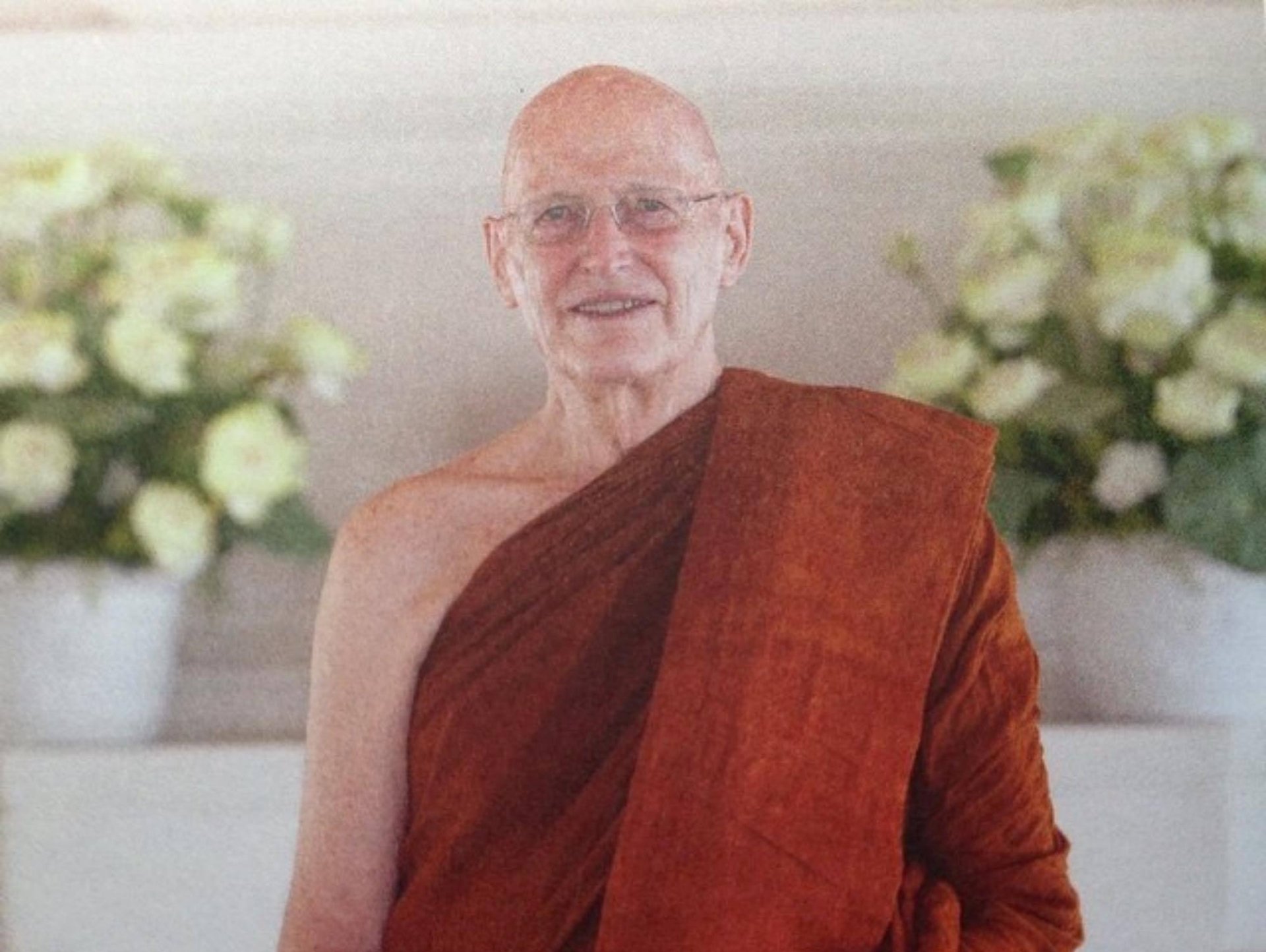  Luang Por Sumedho.