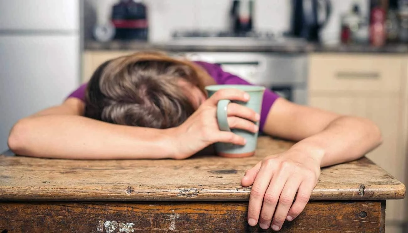 Uống cà phê sẽ không giúp ích gì nếu bạn bị thiếu ngủ trong thời gian dài. Ảnh: Shutterstock.