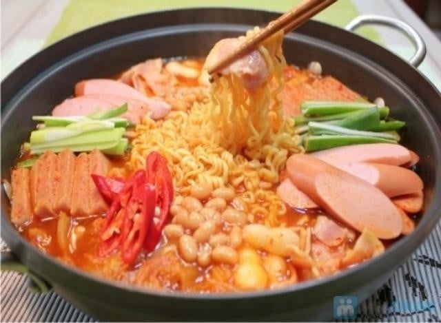  Nên bổ sung mỗi bát mì từ 25-30 gr chất đạm như thịt bò, thịt lợn hoặc tôm. Ảnh minh họa/ nguồn Internet