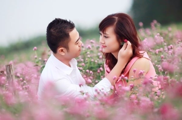 Phụ nữ trung niên thường gánh trên vai nhiều áp lực: từ gia đình, công việc đến trách nhiệm xã hội.