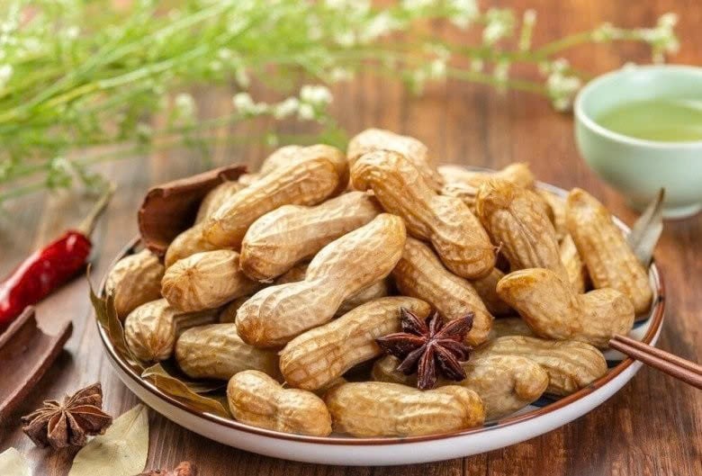 Cách luộc lạc chuẩn đầu bếp bở, thơm, căng mọng, ăn là mê. Ảnh minh họa