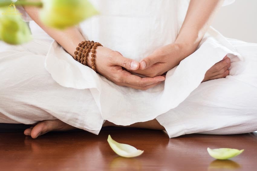 “Tập trung vào bản thân ít thôi, thì mới dễ hạnh phúc”.