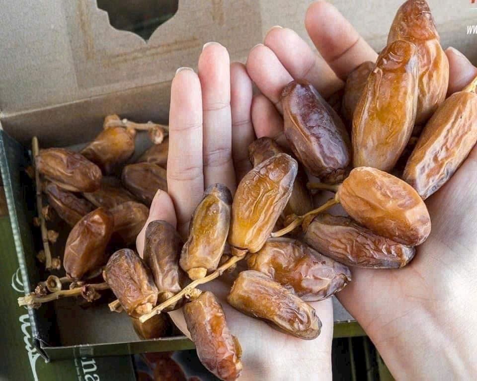 Có thể dùng chà là như món ăn nhẹ, không nên coi chà là là nguồn bổ sung vitamin và khoáng chất duy nhất.