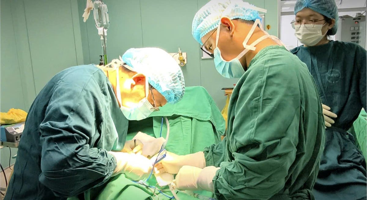 Ca phẫu thuật lấy cho bệnh nhân - Ảnh BVCC