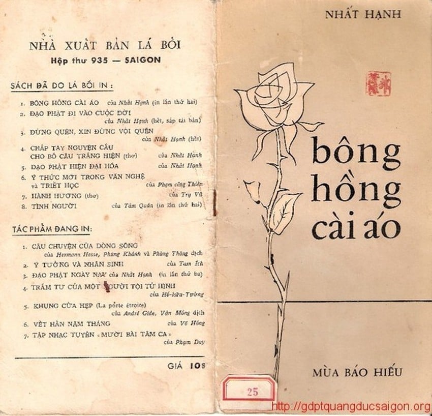 Tản văn 'Bông hồng cài áo' được Thiền sư Thích Nhất Hạnh viết năm 1962. Ảnh: T.L