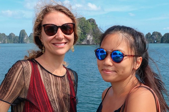 Marion và người chị của mình trong chuyến du lịch xuyên Việt.
