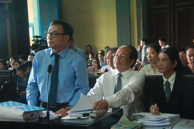  Phía luật sư của ông Vũ cũng tham gia vào phiên tòa.