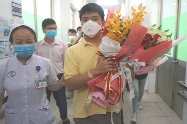  Li Zichao được xuất viện sau 4 lần làm xét nghiệm chủng virus corona đều có kết quả âm tính.