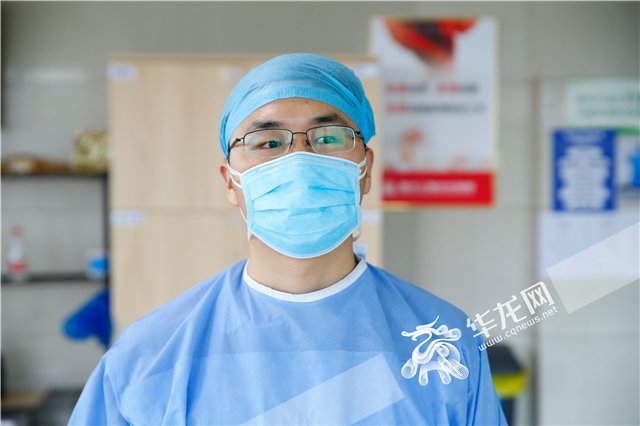  Bác sĩ Xiang Guangjun, người thực hiện ca mổ cho thai phụ trên.