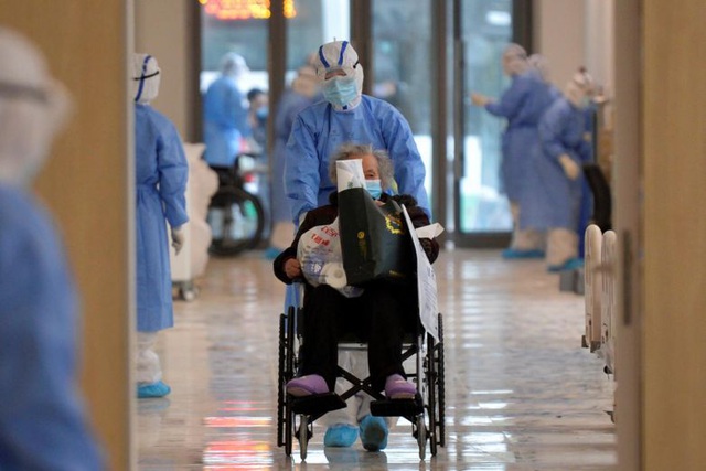  Tại một bệnh viện ở Vũ Hán, Trung Quốc (Ảnh: Reuters)