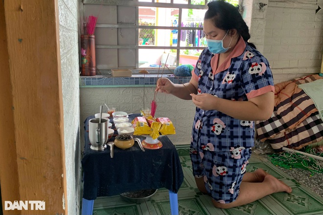 Bé Nguyễn Thị Mai Khanh (14 tuổi), mồ côi cha mẹ trong đại dịch Covid-19.