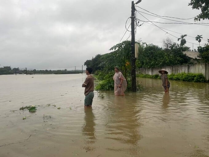  Nhiều địa phương tại Hà Tĩnh chìm trong biển nước