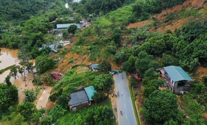  Toàn cảnh vụ sạt lở nghiêm trọng tại huyện Bắc Quang.