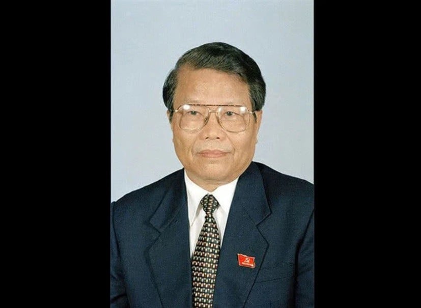 Nguyên Chủ tịch nước Trần Đức Lương đã từ trần hồi 22h51 ngày 20/5/2025, tại nhà riêng, hưởng thọ 88 tuổi.