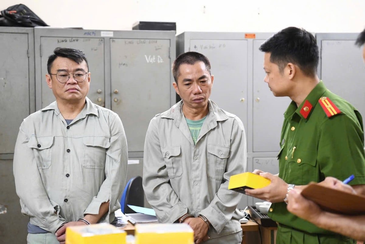 Lim Choon Foong (trái) và Tất Văn Hào.