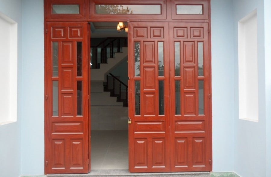  Cửa chính không nên đối diện cửa khác trong nhà. Ảnh: Angcovat