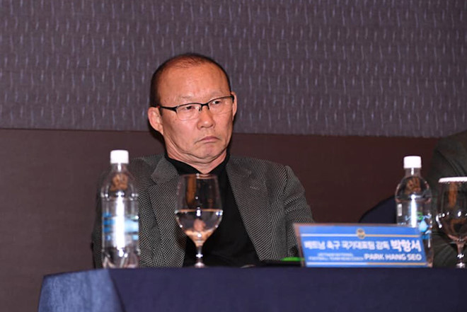 HLV trưởng tuyển Việt Nam Park Hang-seo là nhân vật khách mời đặc biệt tham dự cuộc họp báo ra mắt Công Phượng.
