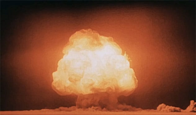 Bom nguyên tử được xem là vũ khí nguy hiểm nhất mà con người đã sáng chế ra từ trước cho đến nay. Nguyên do là vì vũ khí này có sức hủy diệt lớn khiến nhiều người thương vong và gây ảnh hưởng lâu dài đối với con người và môi trường.