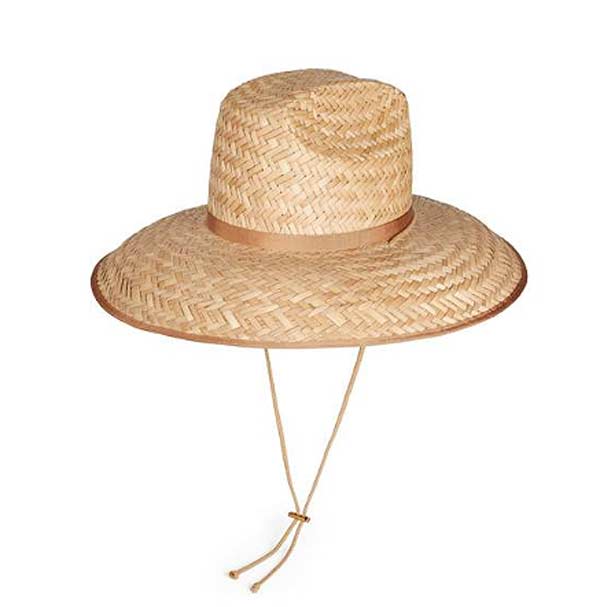 Nếu nhìn qua, khó có thể nhận ra sự khác nhau nhiều giữa chiếc mũ này với chiếc mũ cói bày bán nhiều ở Việt Nam. 
