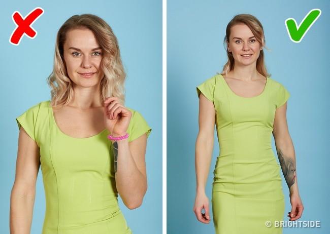 Hình ảnh minh chứng cho việc đeo dây buộc tóc trên cổ tay là một lỗi thời trang mà phụ nữ không nên mắc phải - Ảnh: Brightside 
