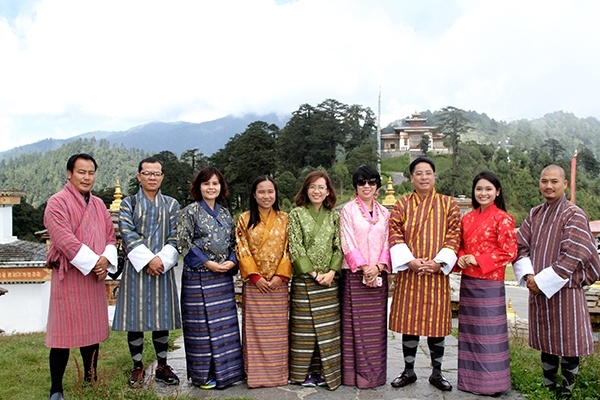 Gho - Bhutan 