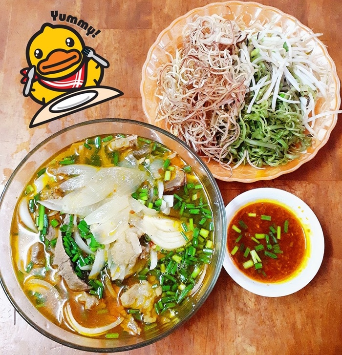 Bún bò Huế 