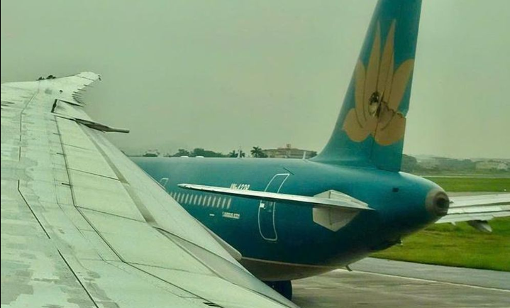 Hai máy bay va chạm trong quá trình di chuyển tại khu vực đường lăn.