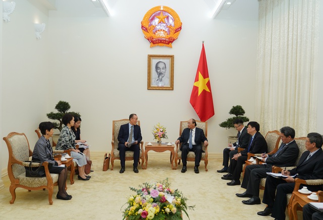 Thủ tướng Nguyễn Xuân Phúc làm việc với Trưởng Đại diện WHO tại Việt Nam.